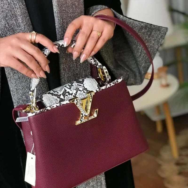 Sac Louis Vuitton Capucines Bordeaux – Élégance Python