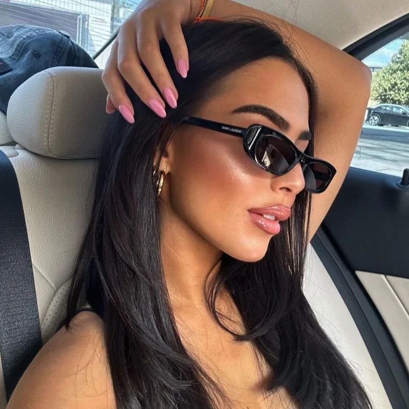 Saint Laurent Noir Intense – Lunettes de Soleil Ovales Vintage