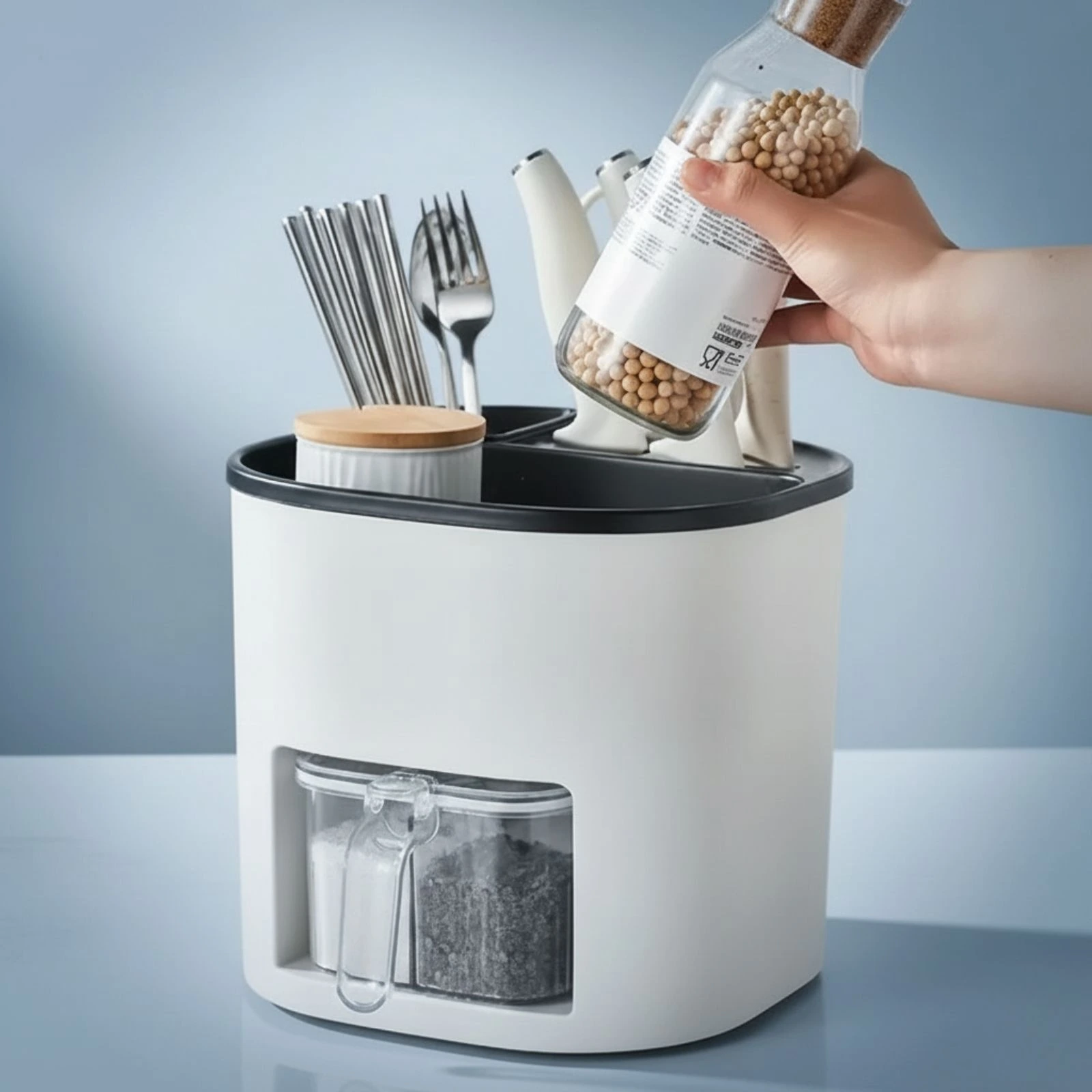 دلو تخزين وصندوق توابل