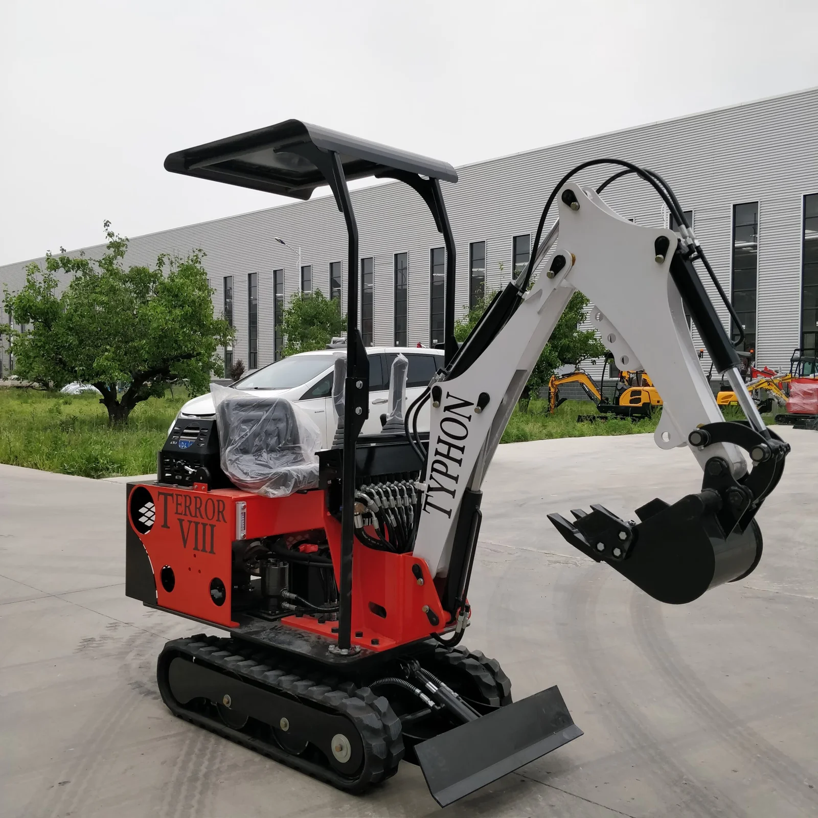 TYPHON TERROR VIII – 800kg Mini Excavator with Briggs & Stratton EPA Engine | CE Certified