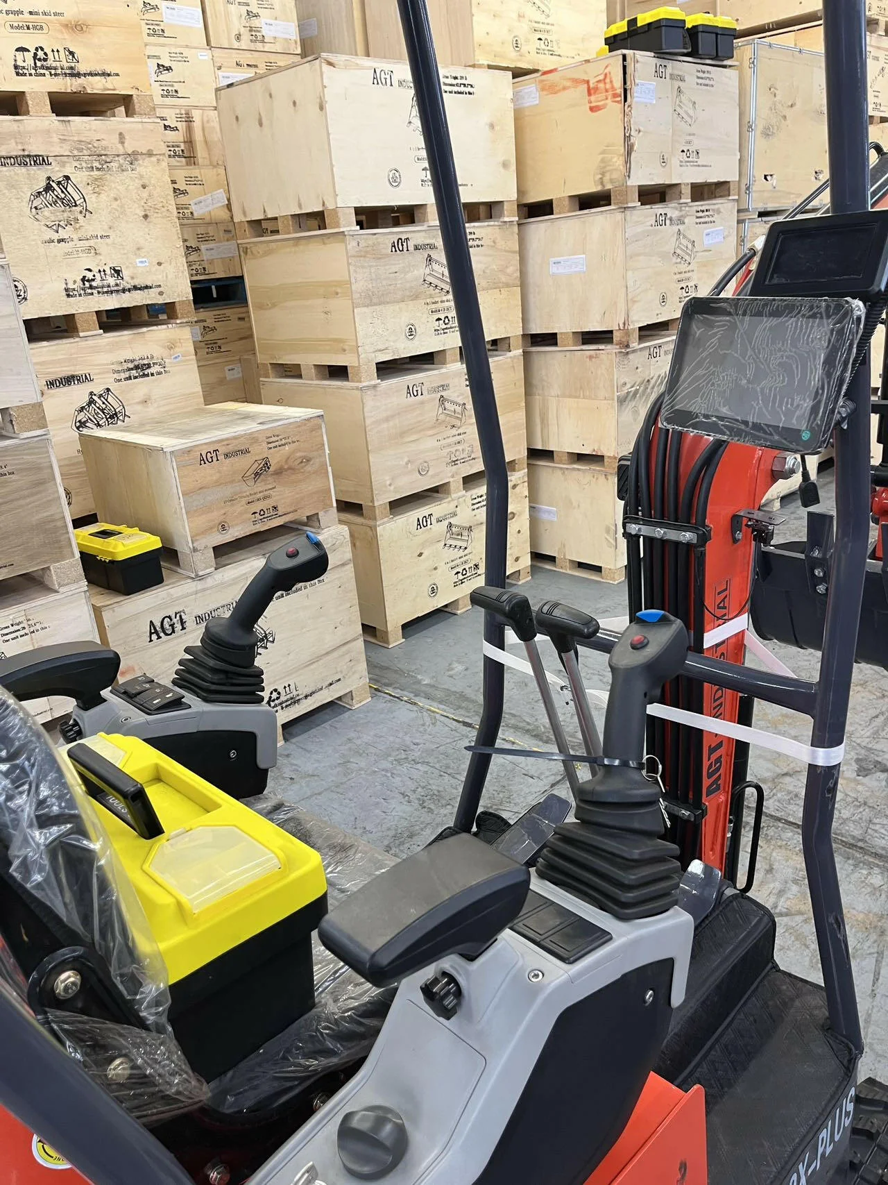 AGT-DM12X-PLUS – 1 Ton Upgraded Mini Excavator with Pilot Control, Swing Boom & Hydraulic Thumb