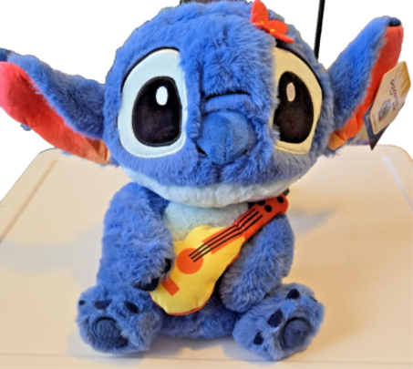 🎸🧸 دمية Stitch الأصلية من Disney – بفرو فلافــي وقيتارته المفضلة!