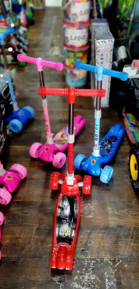 سكوتر أطفال بعجلتين أماميتين - تصميم أنيق وتجربة قيادة أكثر ثباتاً!