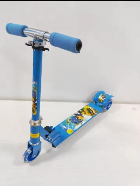 سكوتر أطفال قابل للطي - تصميم كرتوني مميز