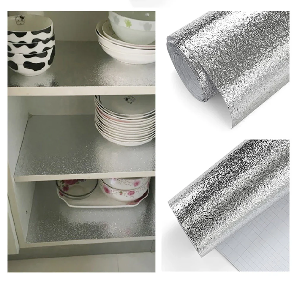 ورق لاصق ألمنيوم عالي الجودة مع 150 غرام من الغراء اللاصق و فرش الطلاء و قاطع، مقاوم للماء والزيوت والدهون، مثالي لحماية جدران المطبخ والأسطح المختلفة، سهل التركيب والتنظيف.