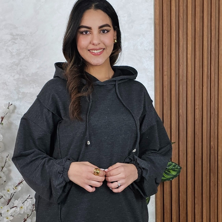 كيطمة لهدا الموسم هده القطعة تسمح للمرأة المحتجبة والغير المحتجبة بممارسة الرياضة والخروج بكل تقة وراحة الوان زاهية  نوع التوب :مونطوني  تركيا 🇹🇷