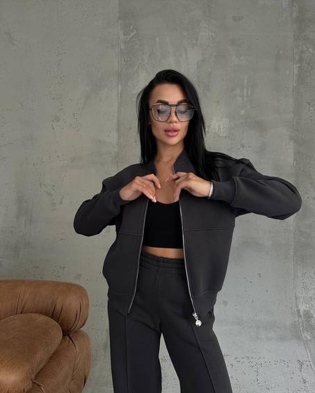 ✨ عرض خاص على بدلات الرياضة المريحة والأنيقة! التصميم: عصري ومثالي للراحة اليومية