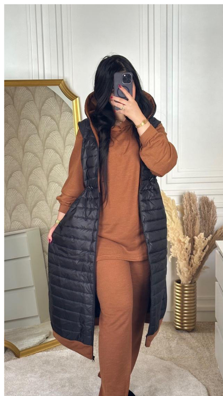 كيطمة 3 قطع شيحاجة مختلفة عن الموجود القبية والسروال مخدوم بتوب صخون والجيلي طويل مطلاسي شيحاجة دوااا البرد  اونسبل جد راقي لناس لي كانوااا طالبين الطويل المحتشم