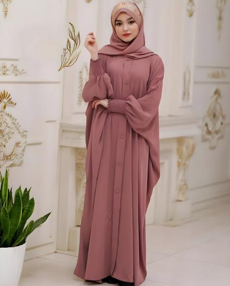 ✨ أناقة ورُقي مع تصميم عصري مميز! ✨ استمتعي بأروع إطلالة مع هذا القفطان العصري المصمم خصيصًا ليلبي ذوق المرأة الأنيقة.