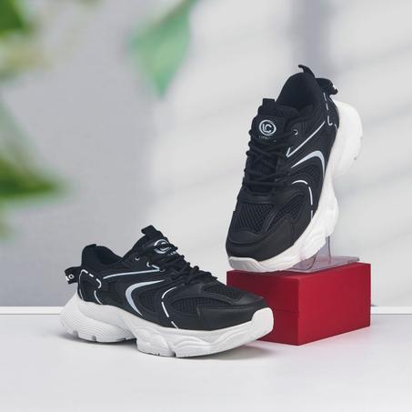 حذاء نسائي أنيق مثالي لكل يوم تصميم عصري ومريح يجمع مابين الأناقة والراحة