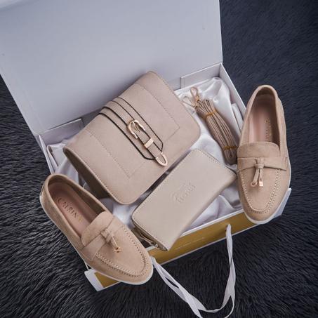 مجموعة أنيقة لكي سيدتي جودة جيدة مناسب لهدا الفصل