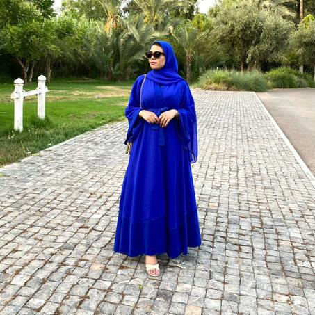 عباية توب كريب بتصميم من طبقتين