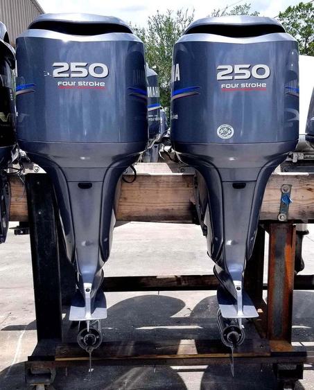 Twin 2006 Yamaha 250 hp 4 stroke 25″ outboard motors