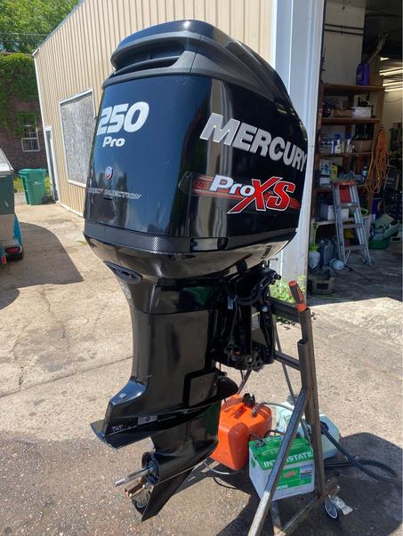 2014 Mercury 250 HP Optimax Pro XS 2-Stroke 25″ Shaft