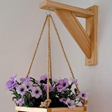 حامل نباتات خشبي معلق