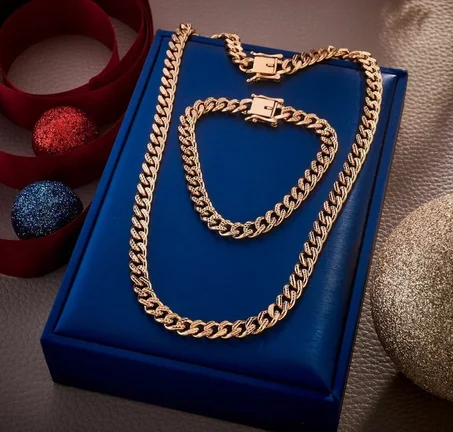 collier avec gourmette