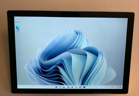 Microsoft Surface Pro 5 + Keyboard