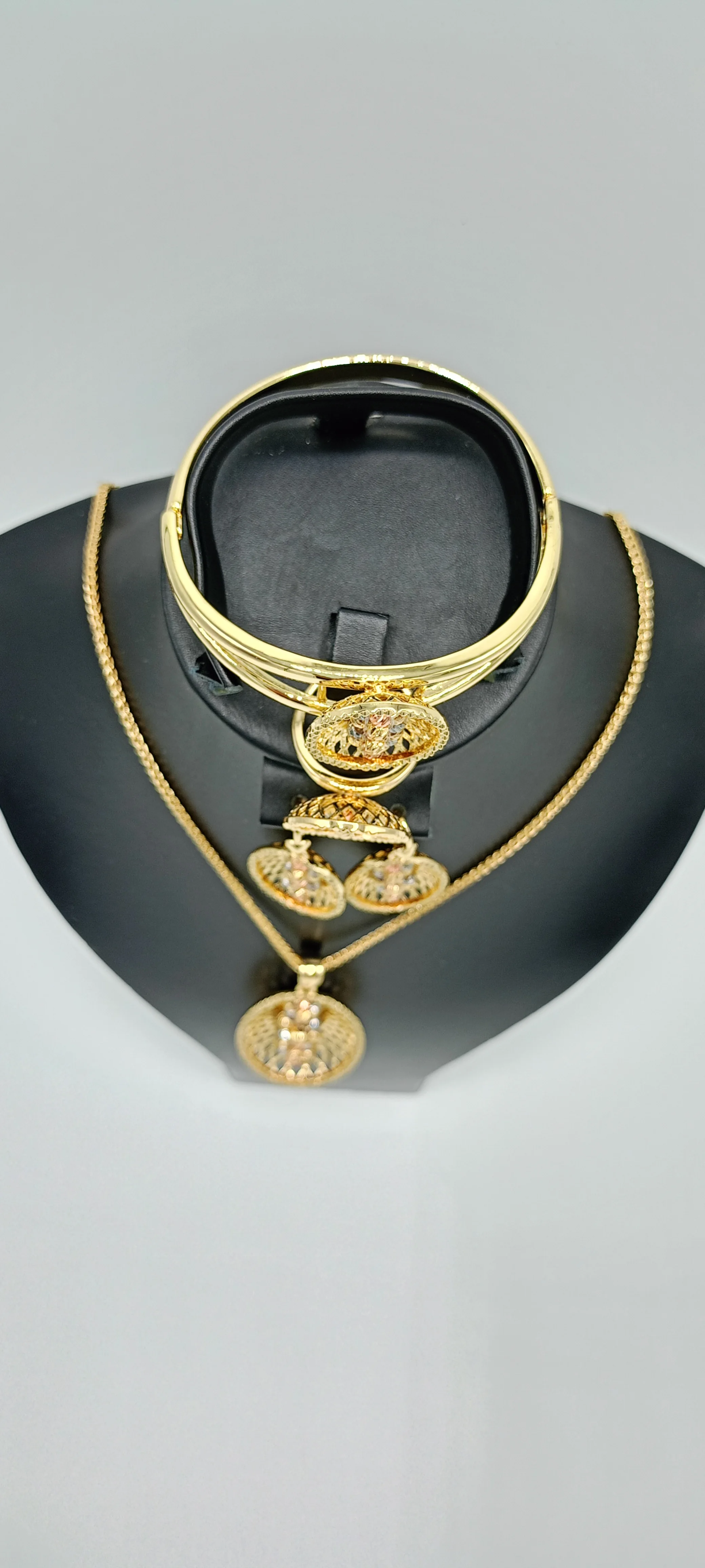 Majesté Orientale BM-18010-2512