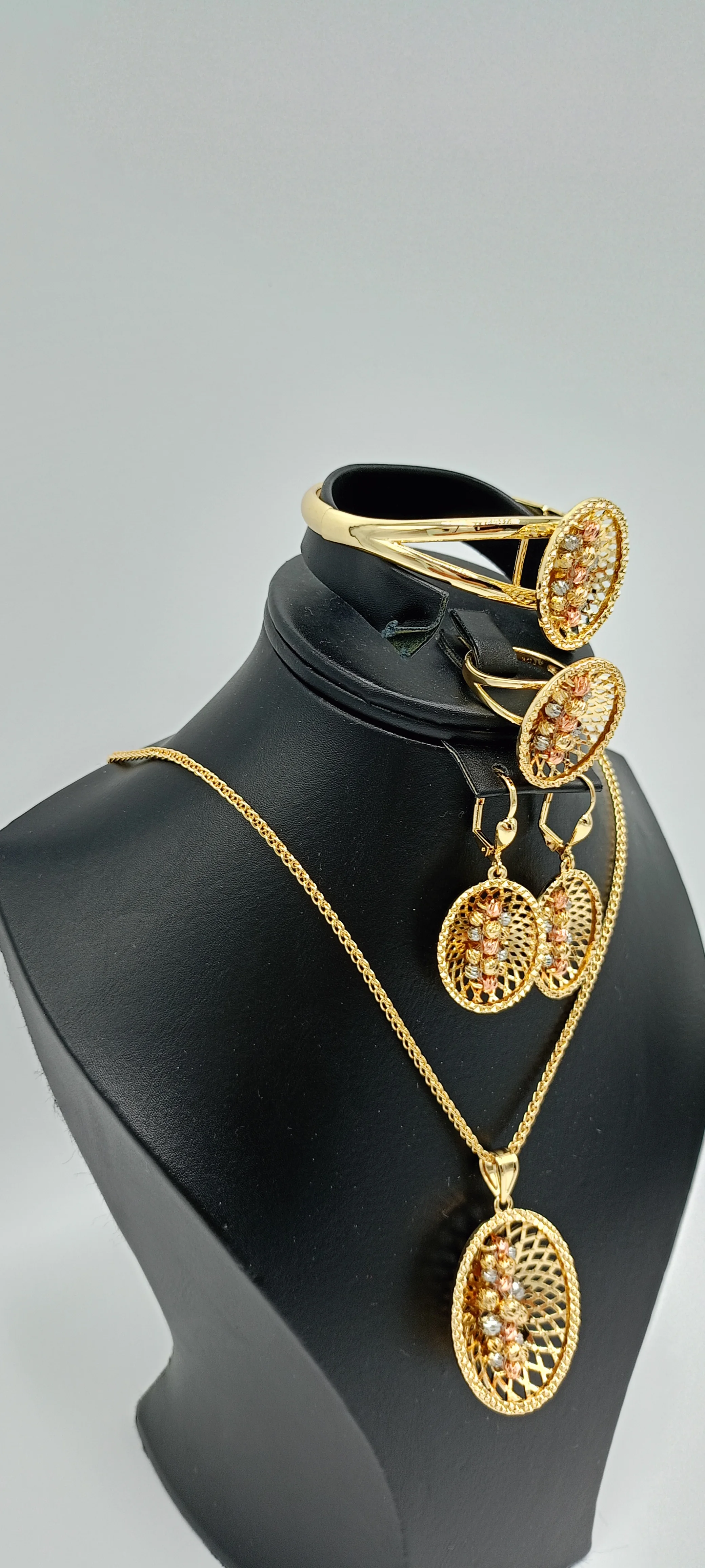 Majesté Orientale BM-18010-2512