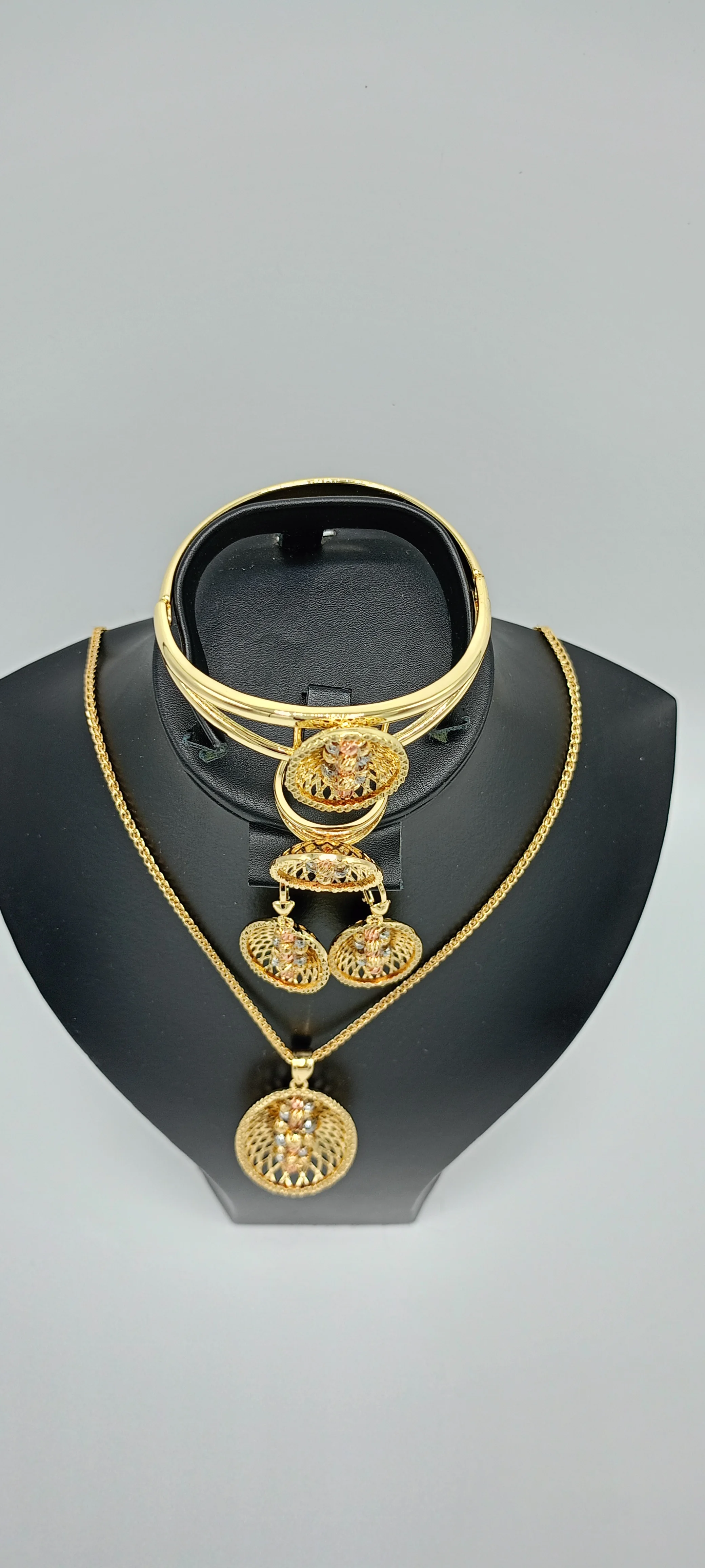 Majesté Orientale BM-18010-2512