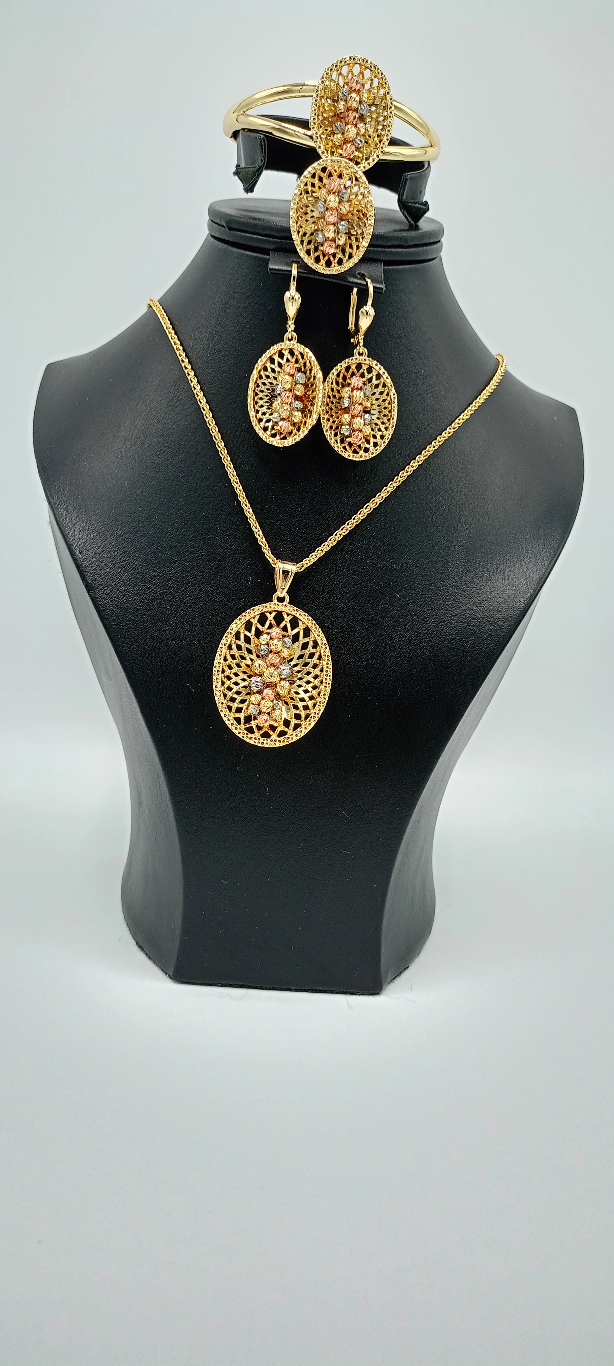 Majesté Orientale BM-18010-2512