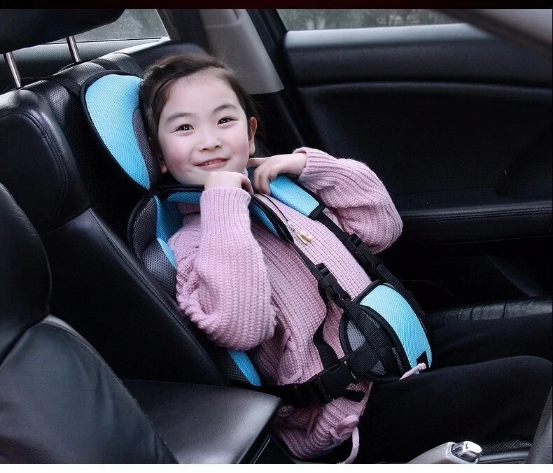 كرسي لحماية الطفل داخل السيارة