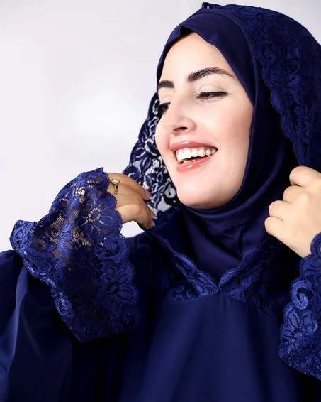 طقم للصلاة من قطعتين عباية مع فولار مخيط معاها