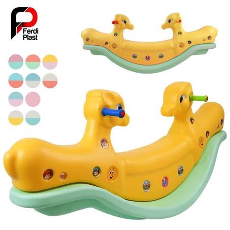 أرجوحة أطفال أفقية مصنوعة من بلاستيك عالي الجودة بتصميمها المميز