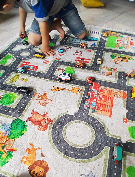 سجاد تحويسة 2 في 1 لغرف الأطفال + 6 سيارات صغيرة