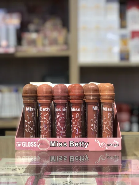 Gloss miss betty