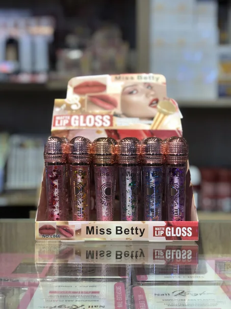 gloss miss betty