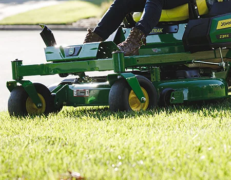 John Deere Z320R ZTrak 42-in 21.5 -HP V-twin Gas Zero-turn Riding Lawn Mower