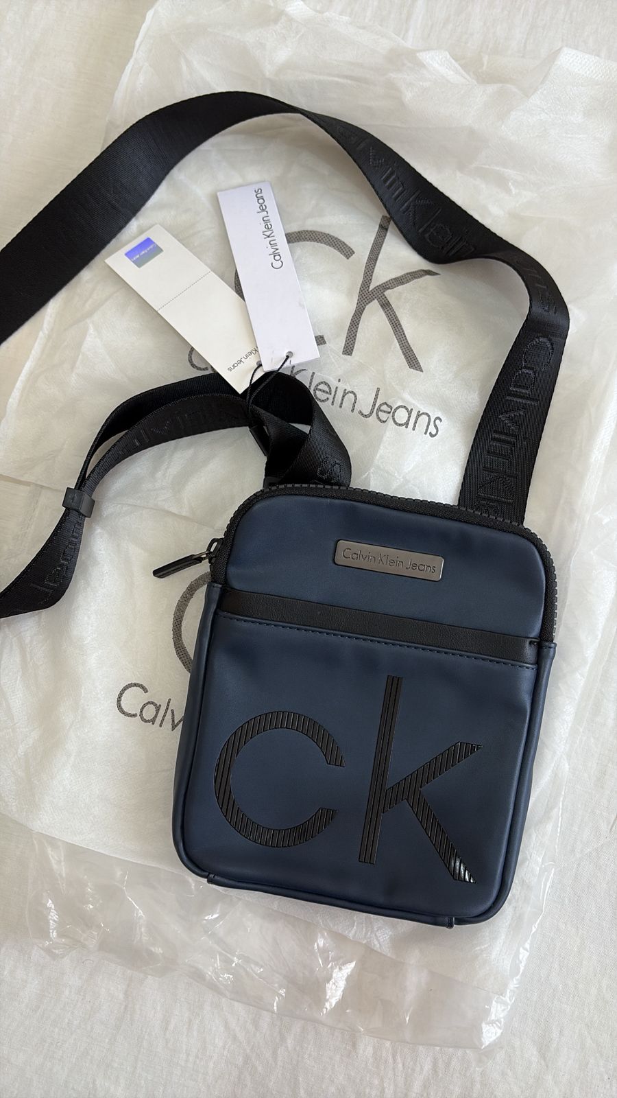 CALVIN KLEIN