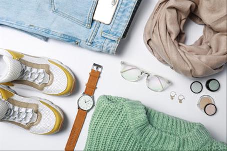 الملابس والإكسسوارات