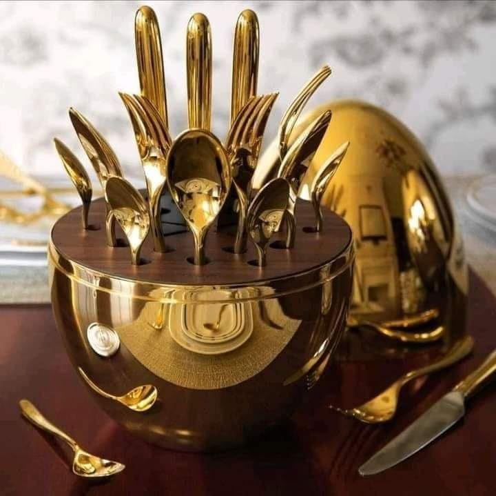 طقم أدوات مائدة على شكل بيضة مصقولة مكونة من 24 قطعة
