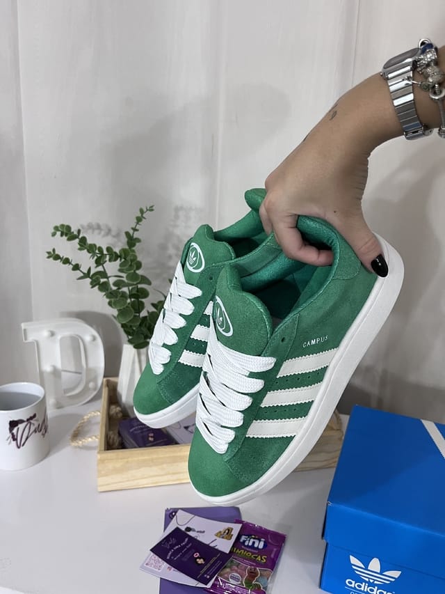 Adidas Campus النسخة الأولى