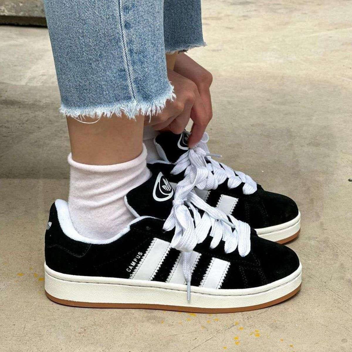 Adidas Campus النسخة الأولى