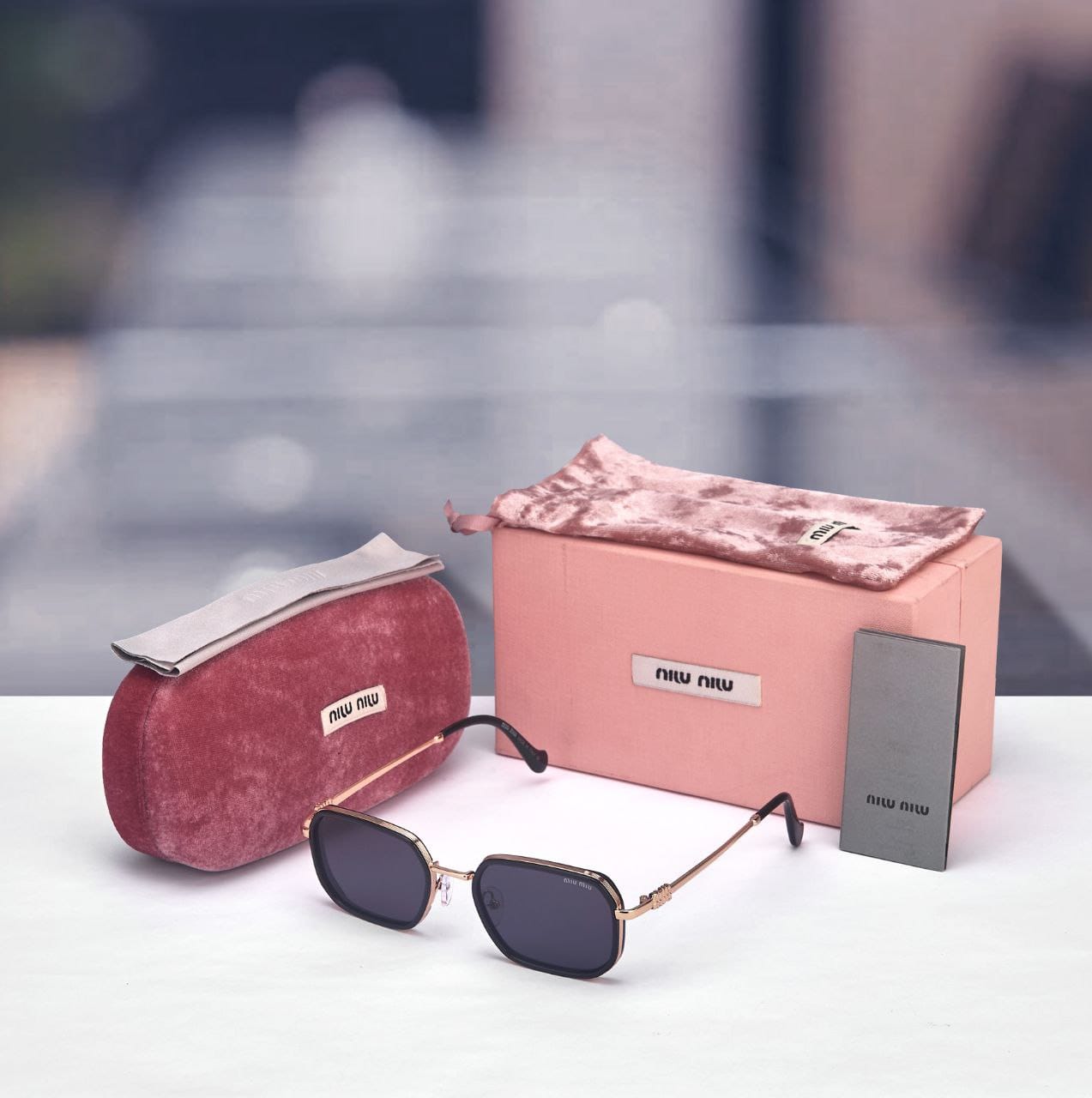 LUNETTE DE SOLEIL MIUMIU