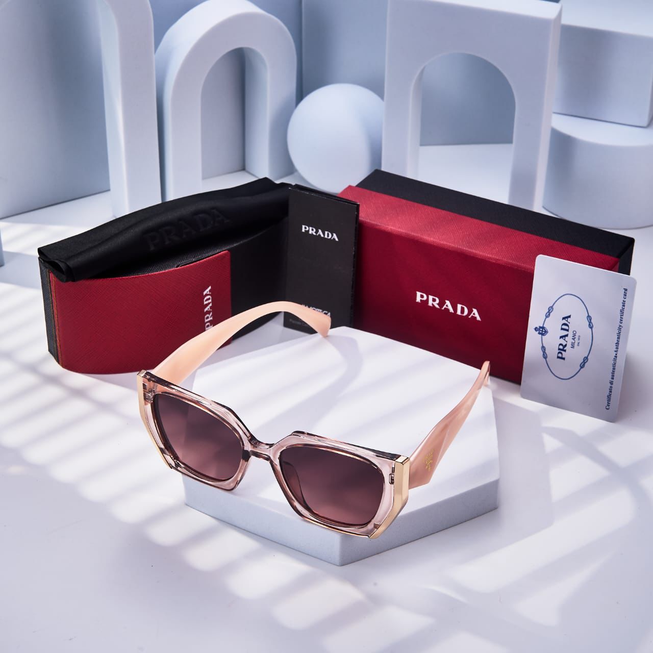 LUNETTE DE SOLEIL PRADA