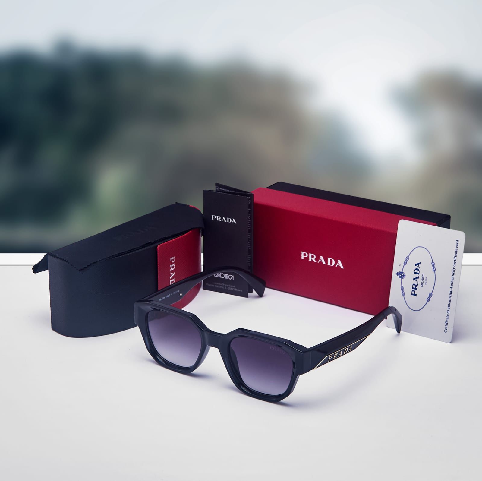 LUNETTE DE SOLEIL PRADA