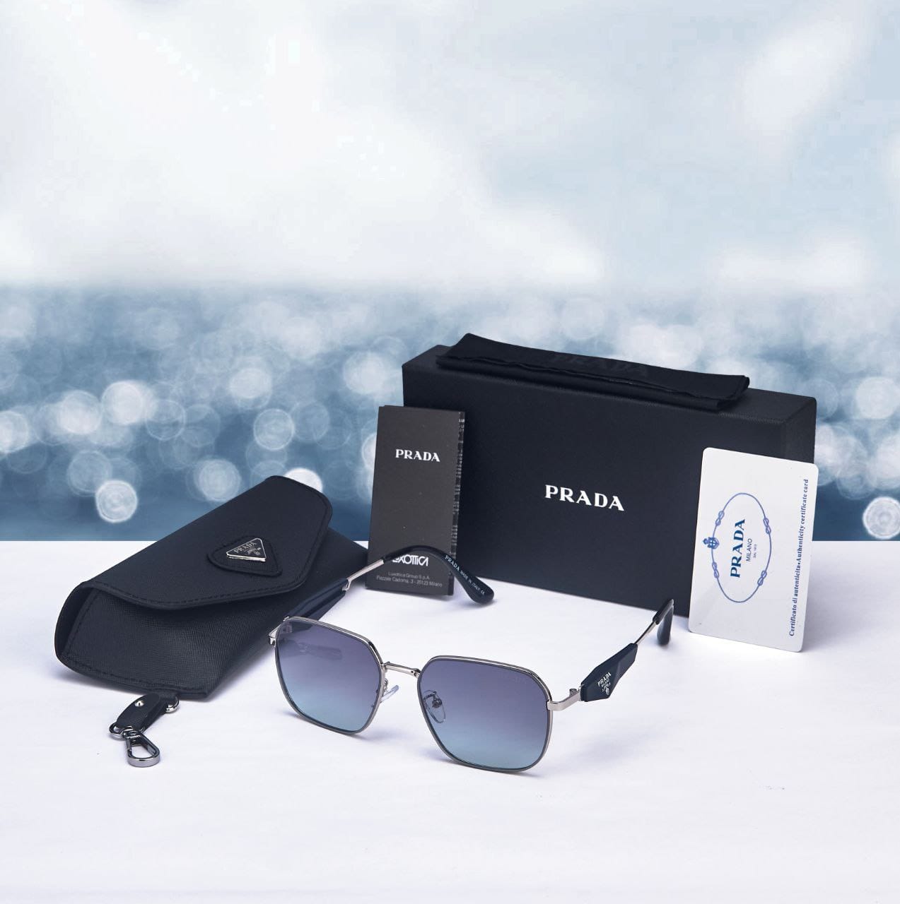 LUNETTE DE SOLEIL PRADA