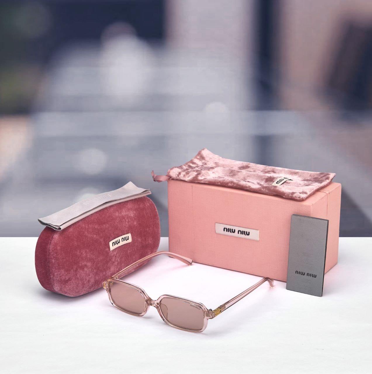 LUNETTE DE SOLEIL MIU MIU