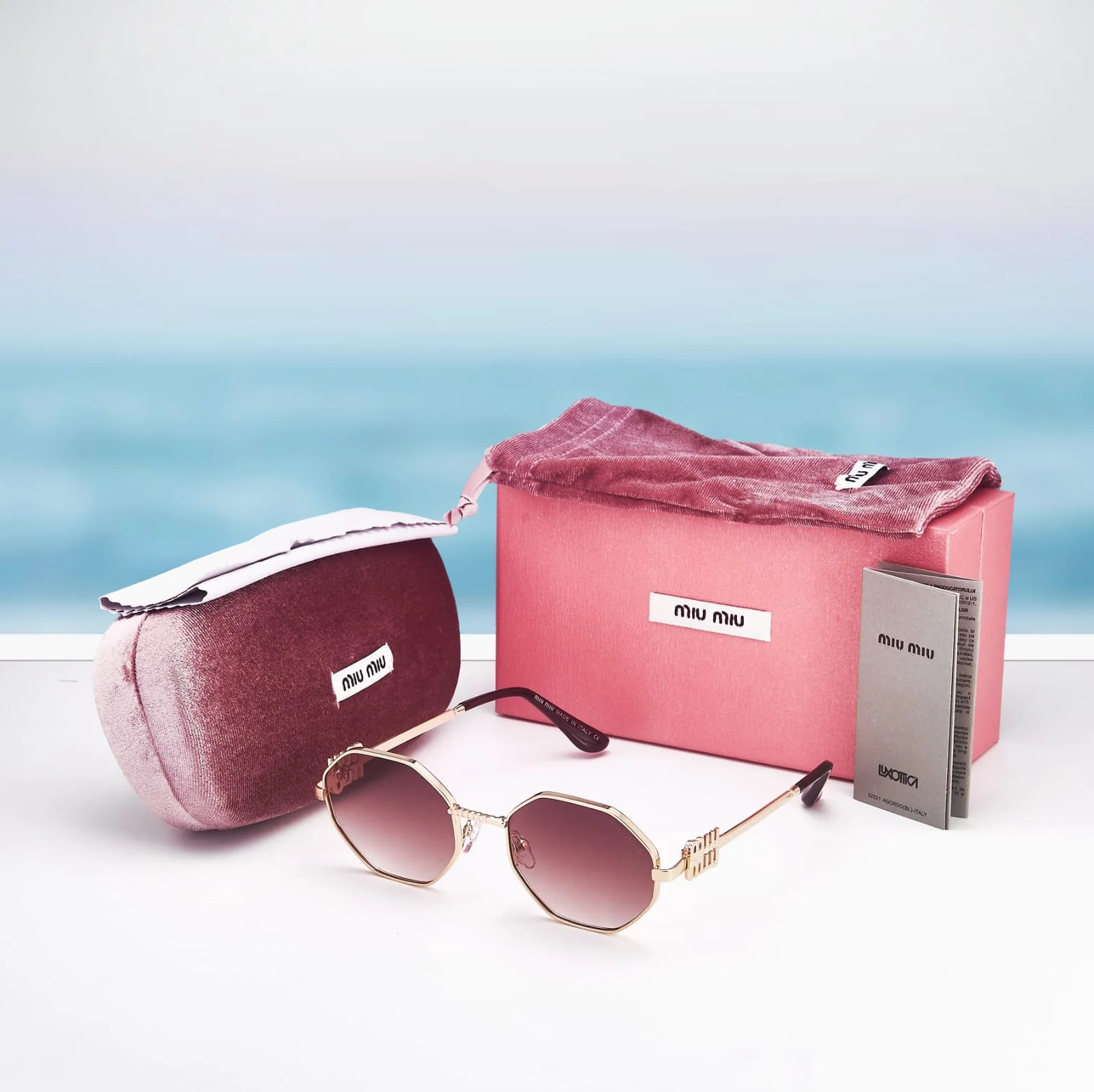 LUNETTES DE SOLEIL MIU9