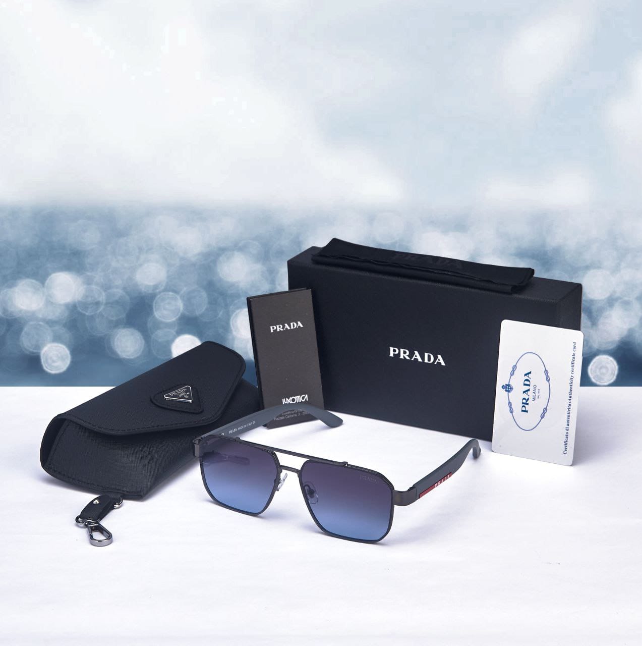 LUNETTE DE SOLEIL PRADA