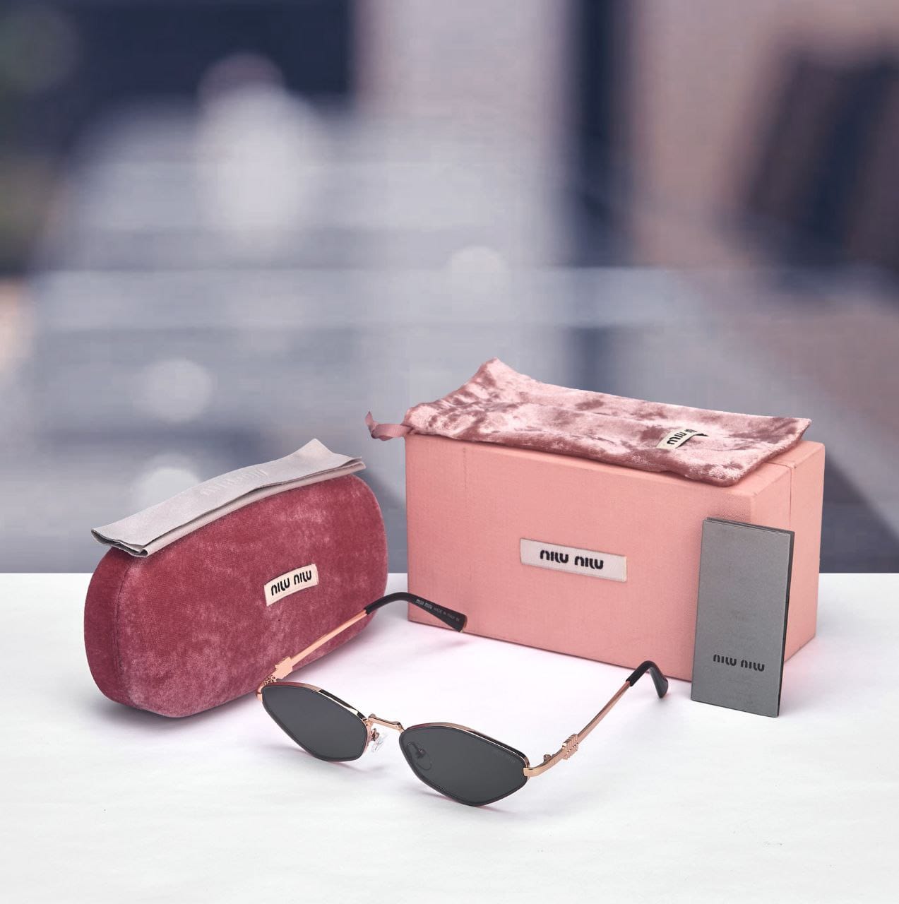 LUNETTE DE SOLEIL MIU MIU