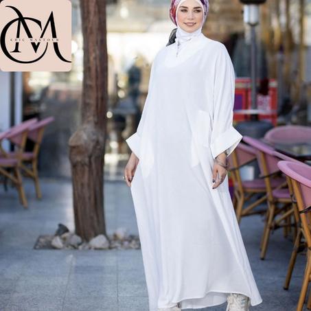 "Robe Longue Blanche – Pureté et Élégance aux Inspirations Égyptiennes"