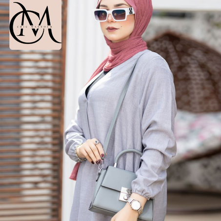 "Robe Longue Grise – Élégance Orientale avec Raffinement Égyptien"