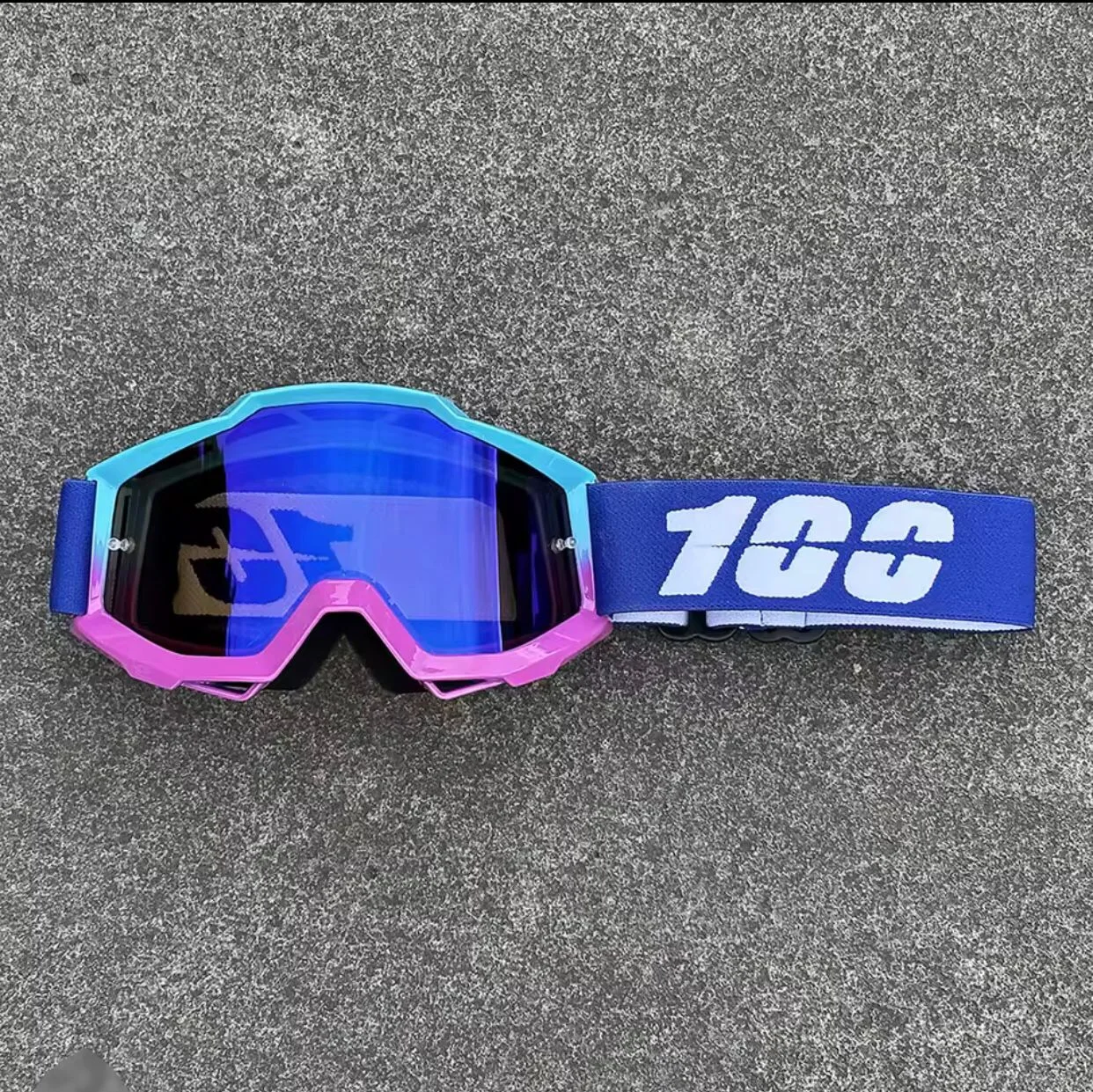 المنتج الأول