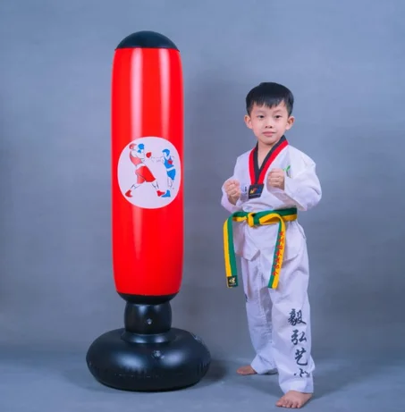 كيس الملاكمة المتين القابل للنفخ للأطفال للملاكمة الداخلية في الهواء الطلق للكيك بوكسينغ