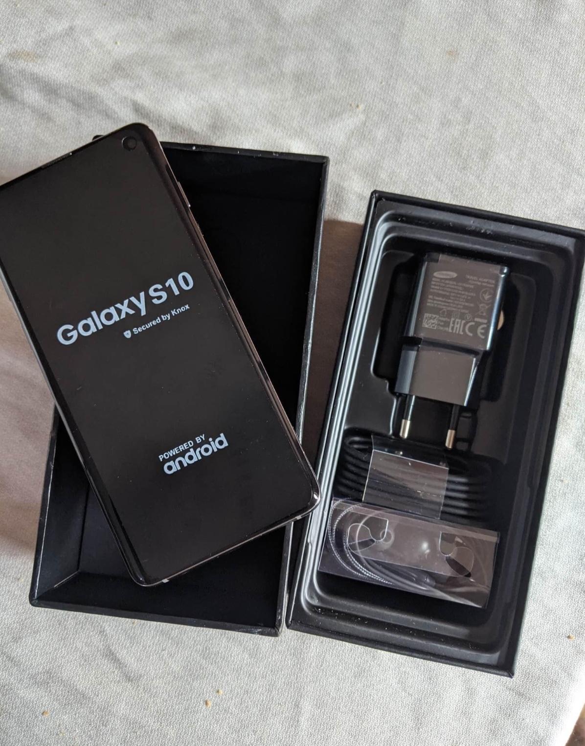 SAMSUNG GALAXY S10  128 Go ROM 8 Go RAM